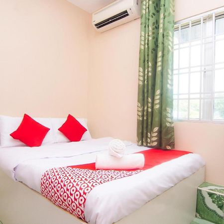OYO 1224 Hotel Hajah Rohayah Tanjong Malim Bagian luar foto