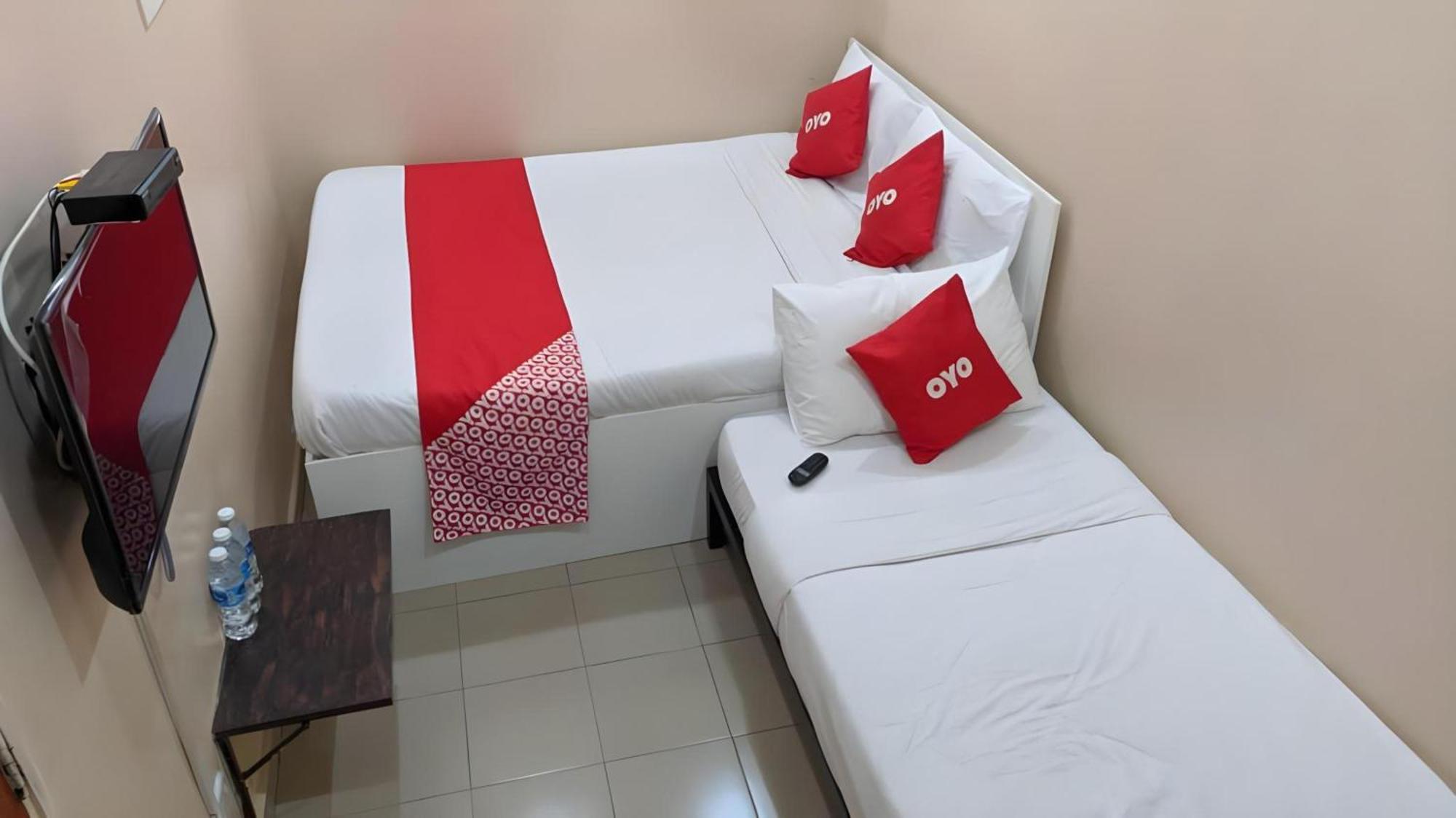 OYO 1224 Hotel Hajah Rohayah Tanjong Malim Bagian luar foto