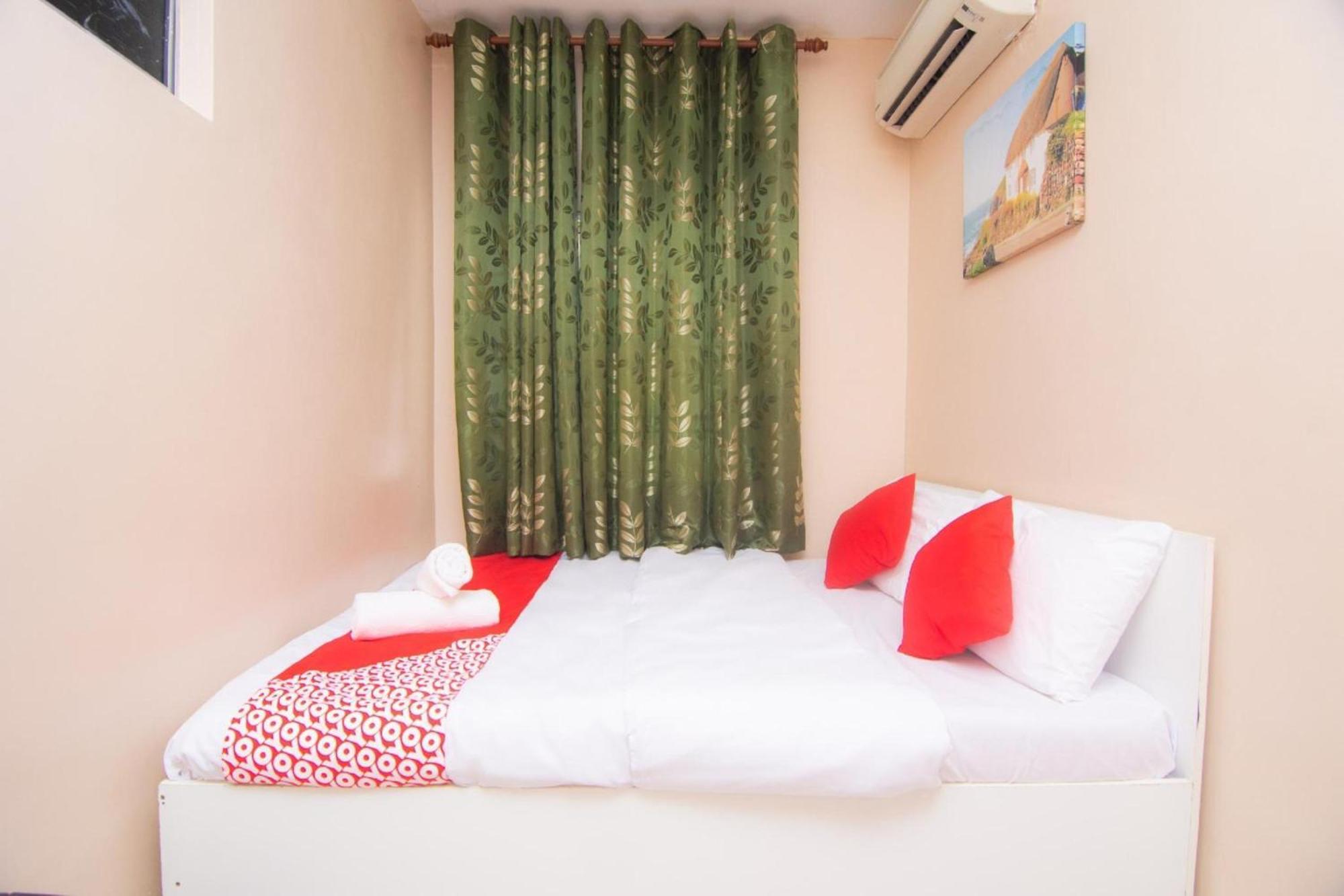 OYO 1224 Hotel Hajah Rohayah Tanjong Malim Bagian luar foto