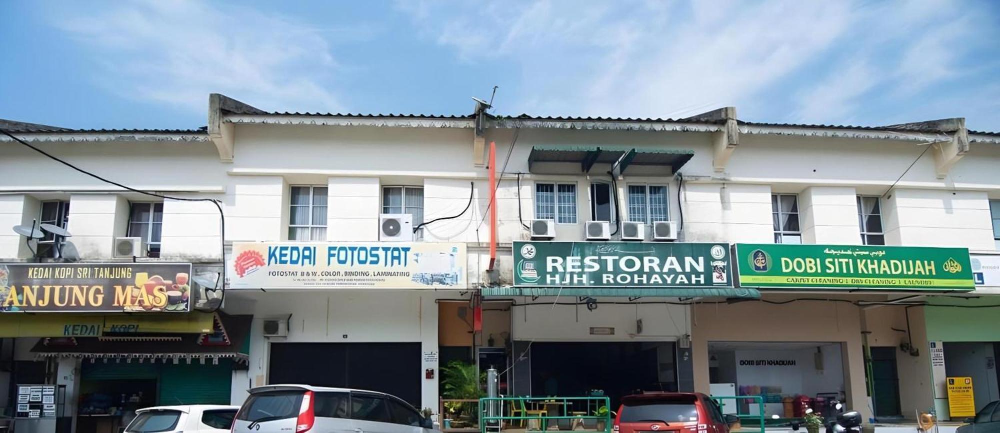 OYO 1224 Hotel Hajah Rohayah Tanjong Malim Bagian luar foto