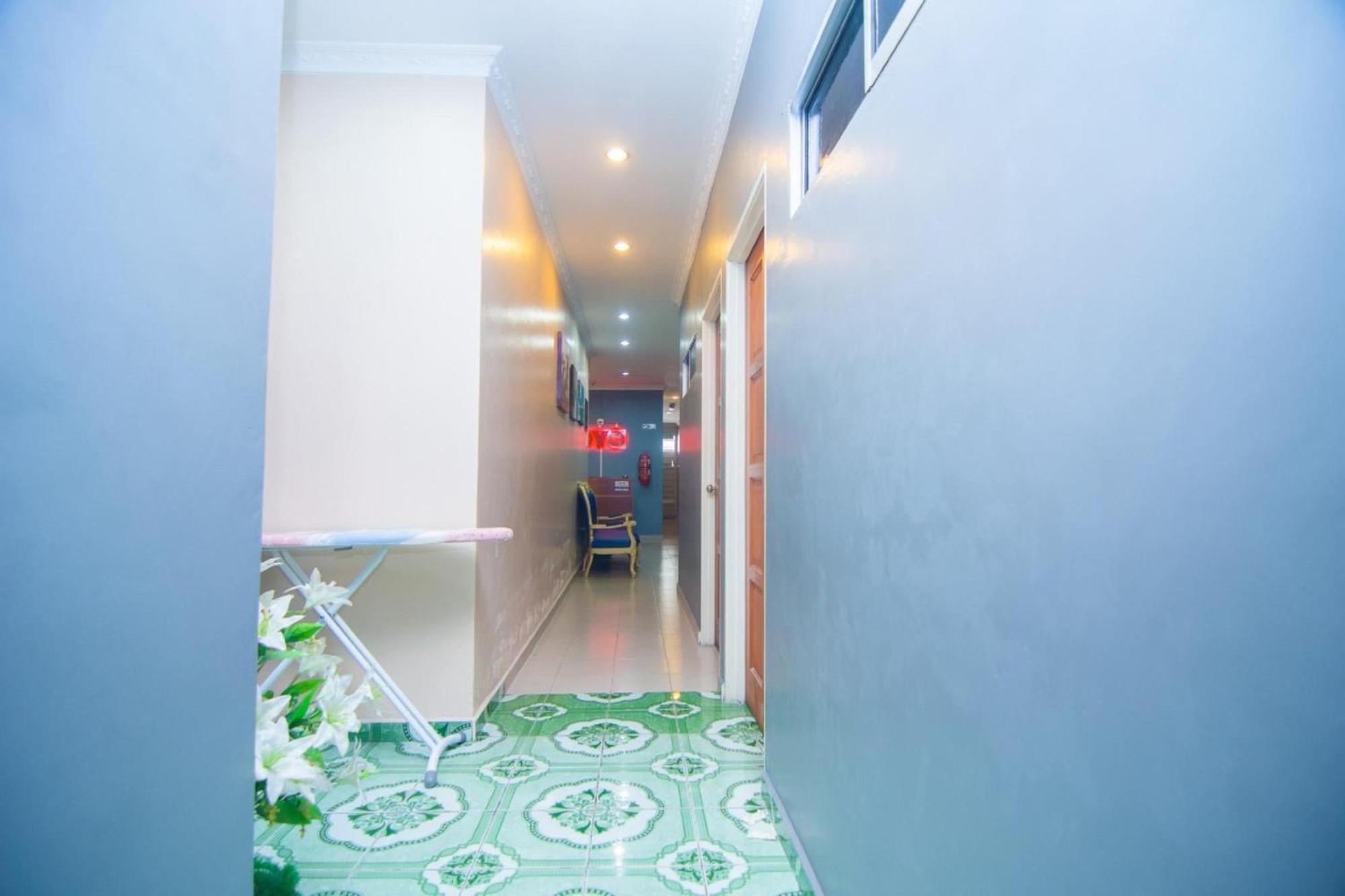 OYO 1224 Hotel Hajah Rohayah Tanjong Malim Bagian luar foto