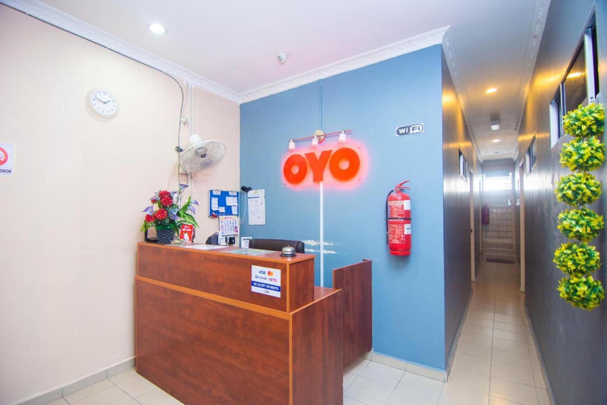 OYO 1224 Hotel Hajah Rohayah Tanjong Malim Bagian luar foto